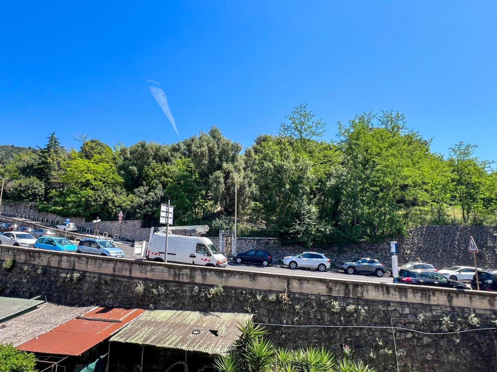 Appartamento 2p Renove Avec Terrasse Au Port De *